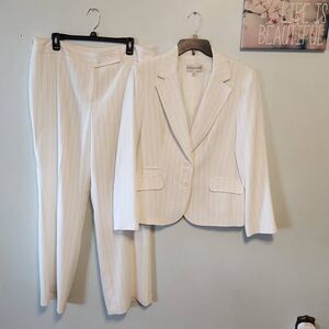 Jones New York Suit size 16 White with Navy Pinstripe Blazer Pant Suit